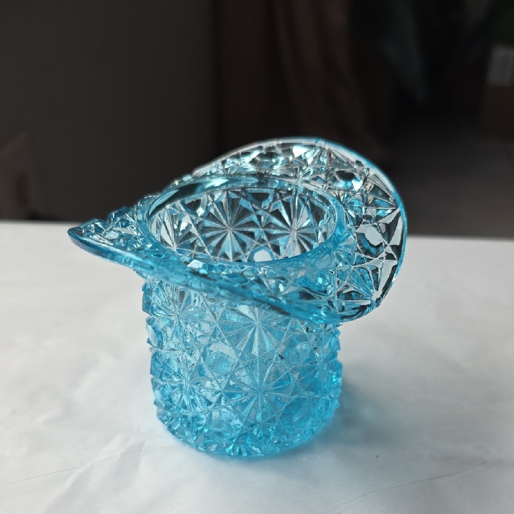 American Pressed Glass "Daisy & Button" Blue Top Hat